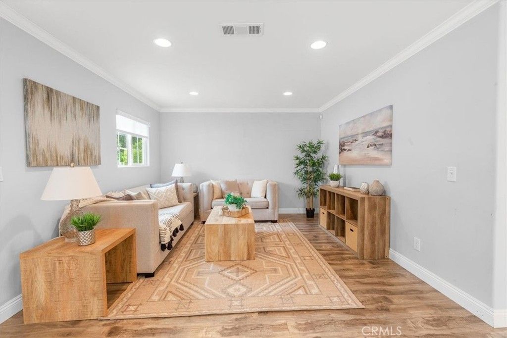 listing image 130720073234594183901