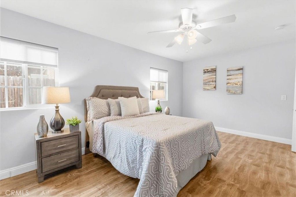 listing image 130728365654450268329