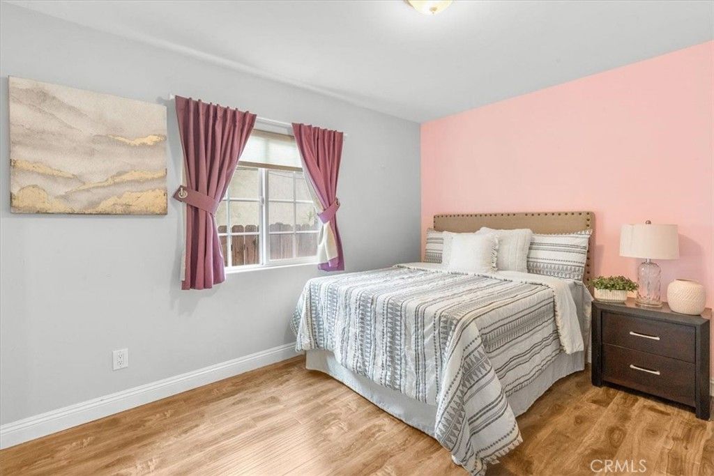 listing image 130726702119468533338
