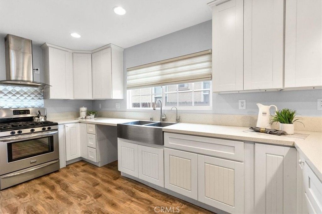 listing image 130725616381146963069