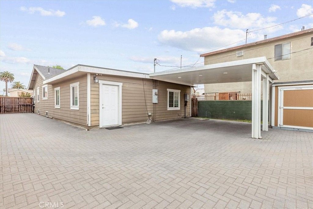 listing image 130722875533635568989