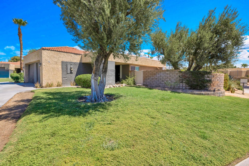 1282 Sunflower Circle N