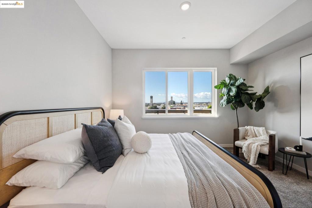 WEST OAKLAND - Residential