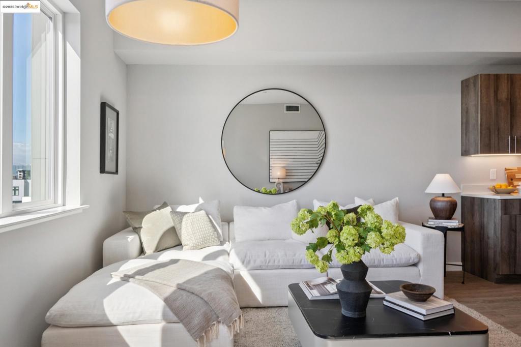 WEST OAKLAND - Residential