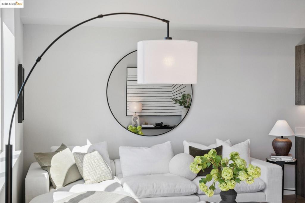 WEST OAKLAND - Residential