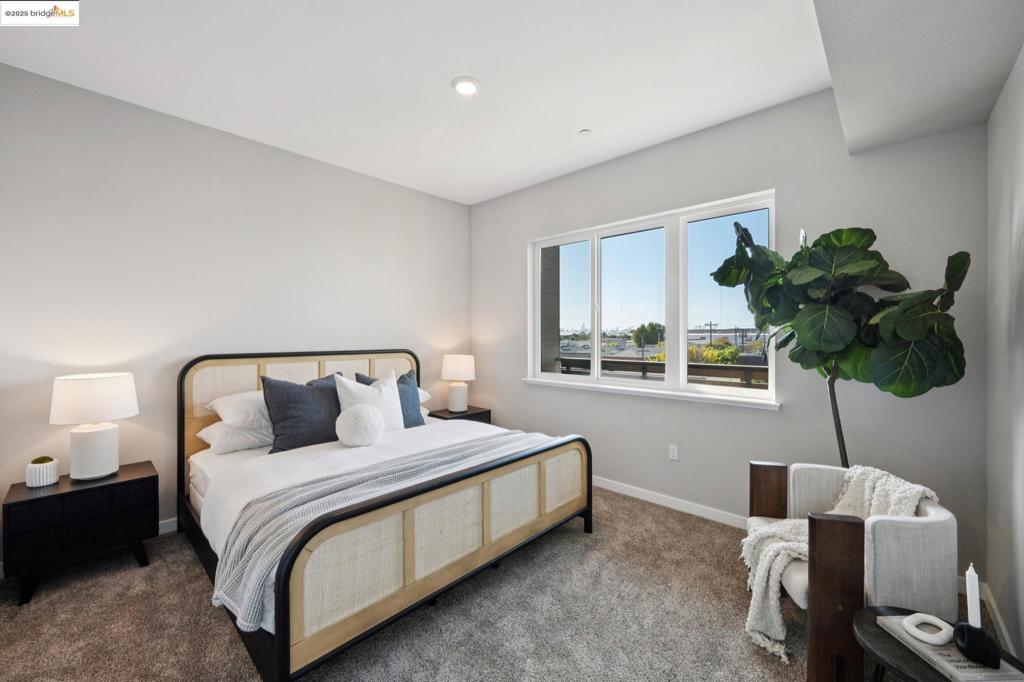 WEST OAKLAND - Residential