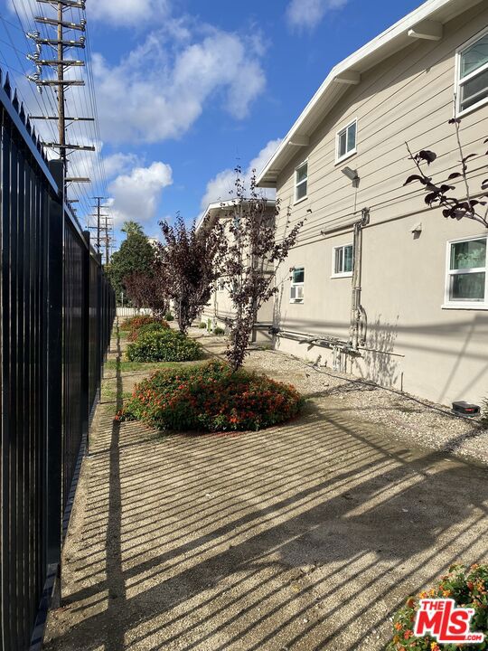 11903 Vanowen Street