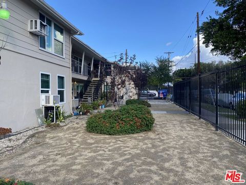 Photo of 11903 Vanowen Street, North Hollywood, CA 91605 (MLS # 25620427)