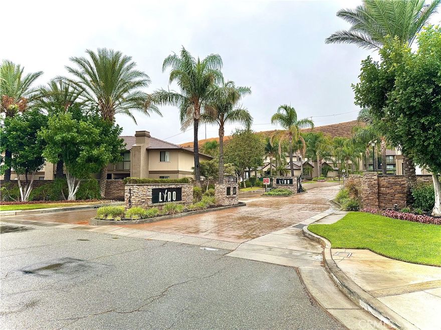 Experience comfort and convenience in this beautifully maintained 2-bedroom, 1-bath condo set in one of North San Bernardino’s most desirable communities. Wake up to breathtaking mountain views and enjoy resort-style amenities including a sparkling pool, relaxing jacuzzi, and fully equipped gym. Ideally located near CSUSB, freeways, shopping, and dining, this home offers the perfect blend of lifestyle and location—ideal for homeowners or investors seeking a premium opportunity.