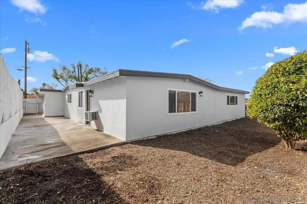 Santee, California 92071, United States, 3 Bedrooms Bedrooms, ,2 BathroomsBathrooms,Residential,Active,112777
