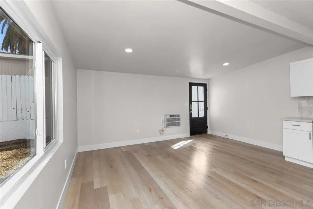 Santee, California 92071, United States, 3 Bedrooms Bedrooms, ,2 BathroomsBathrooms,Residential,Active,112777