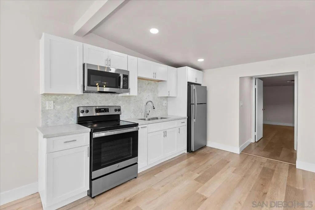 Santee, California 92071, United States, 3 Bedrooms Bedrooms, ,2 BathroomsBathrooms,Residential,Active,112777