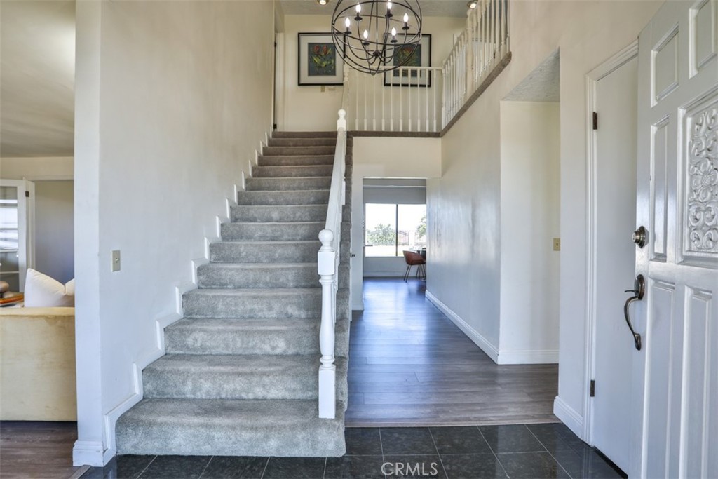 1736 Derringer Lane