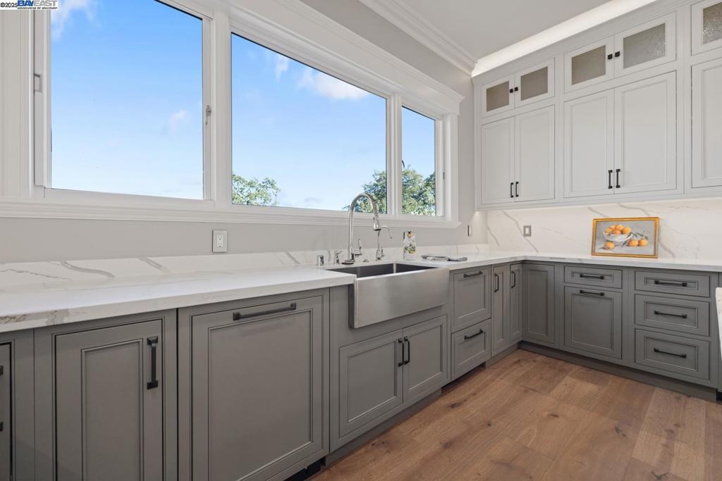 700 Clipper Hill