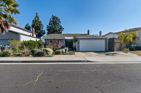 Photo of 15180 Venetian Way, Morgan Hill, CA 95037 (MLS # ML82024986)