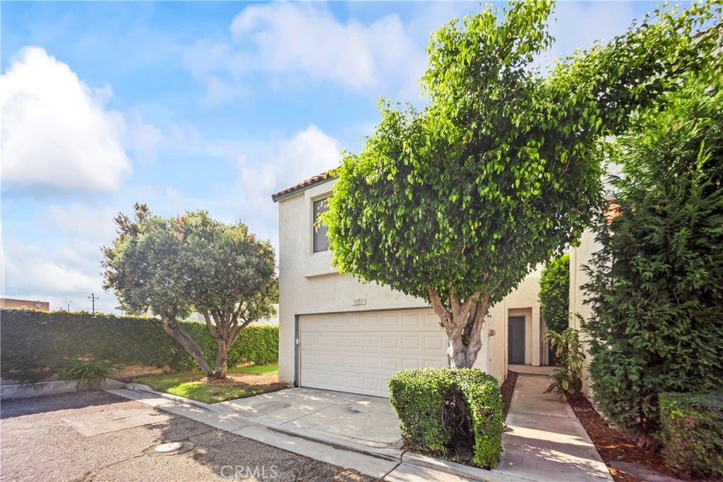 9051 BIOLA Lane