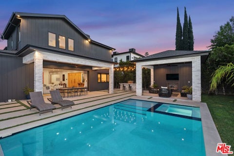 Photo of 4937 Rubio Avenue, Encino, CA 91436 (MLS # 26985493)
