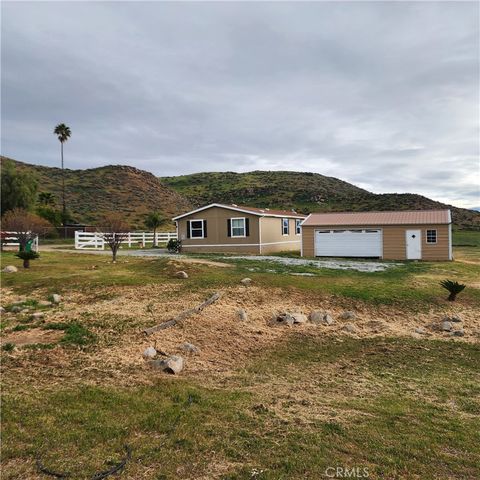 32974 Grand Winchester CA 92596