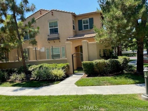 Photo of 32 Trailing Vine, Irvine, CA 92602 (MLS # OC26179139)