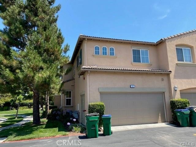 Photo of 32 Trailing Vine, Irvine, CA 92602 (MLS # OC26179139)
