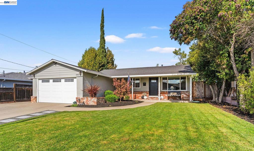 1082 Madrone Way Way