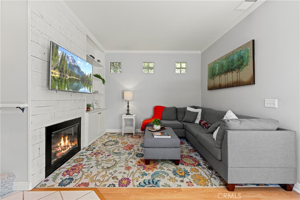 27849 Skycrest Cr