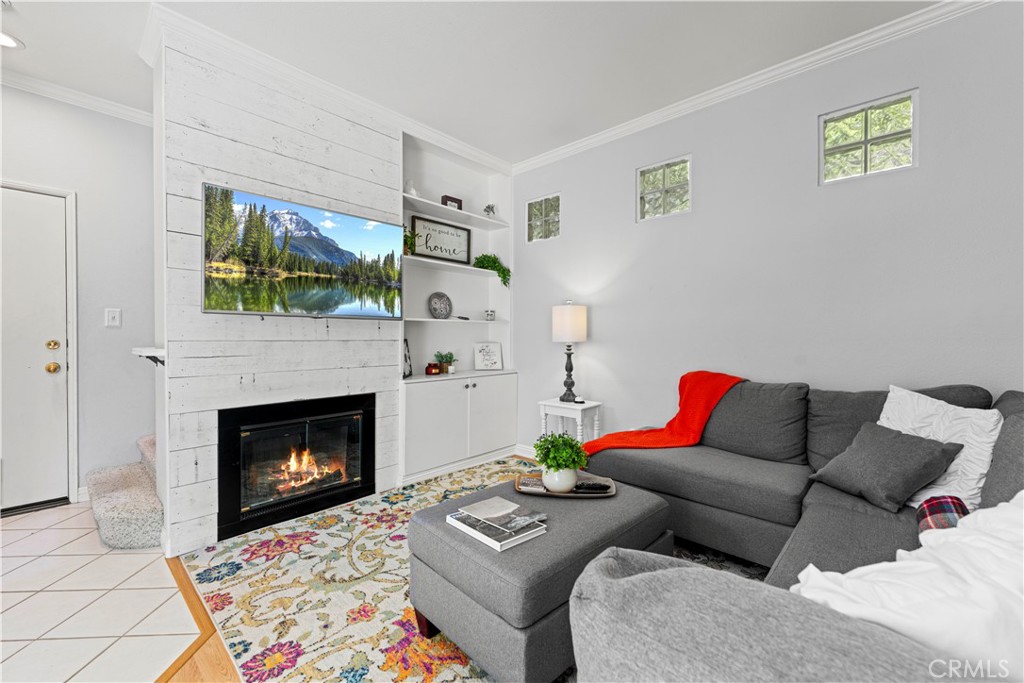 27849 Skycrest Cr