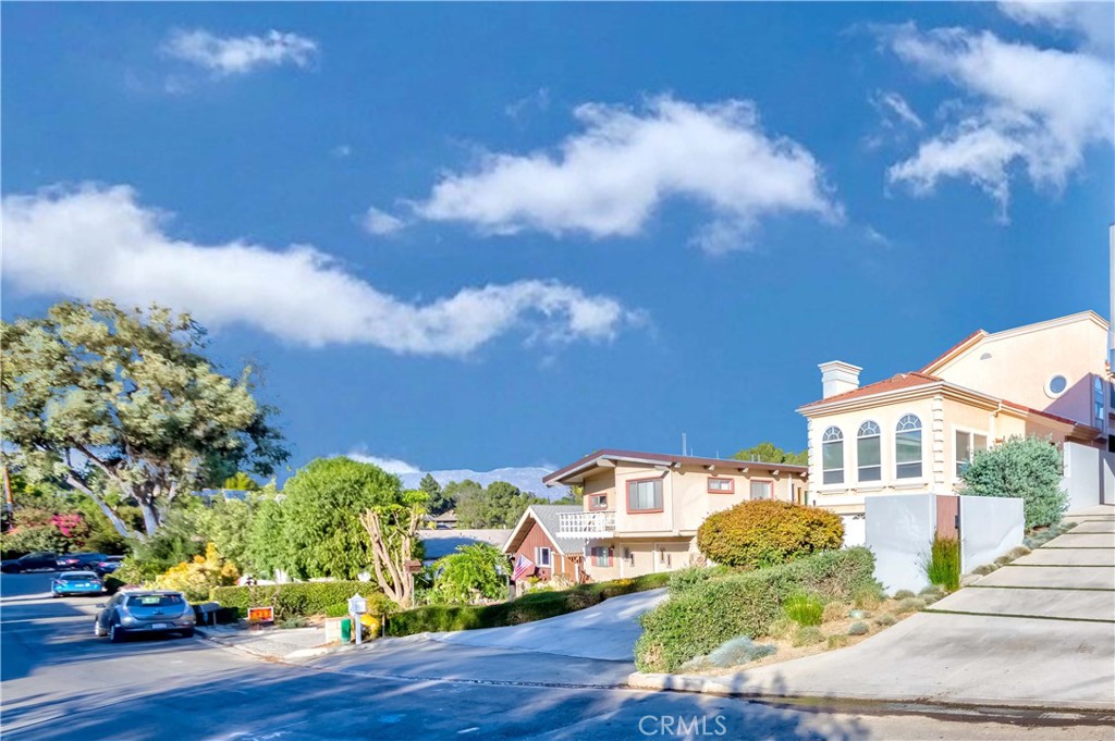 1742 Hanscom Drive