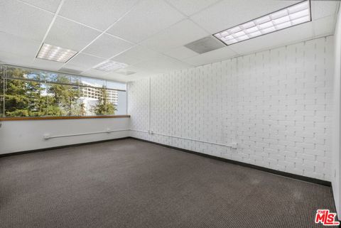 Photo of 240 S La Cienega Boulevard #402, Beverly Hills, CA 90211 (MLS # 26829381)