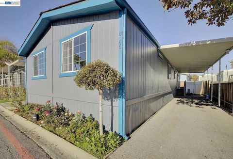 Photo of 866 Spindrift Ln, San Jose, CA 95134 (MLS # 41127845)