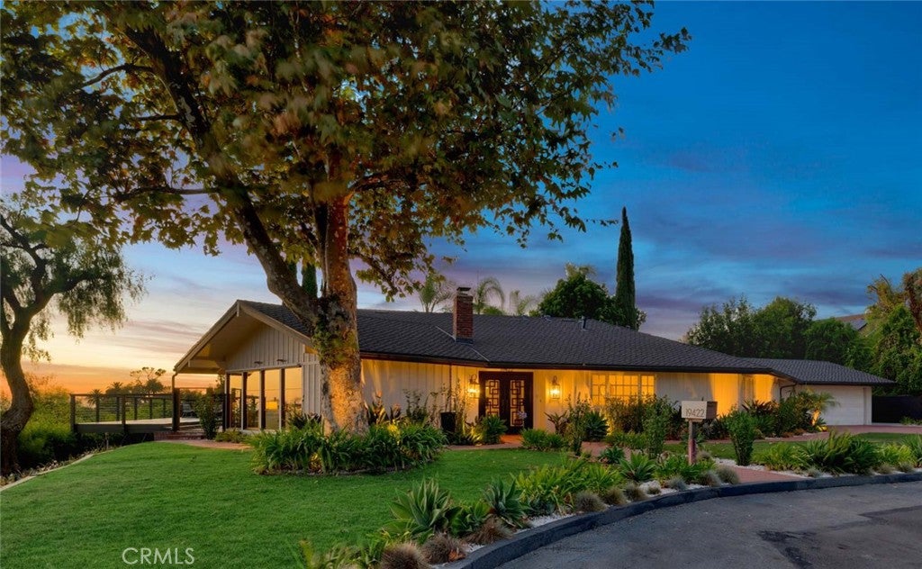19422 Holiday Lane