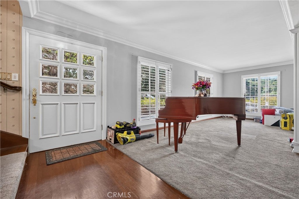 2418 S Buenos Aires