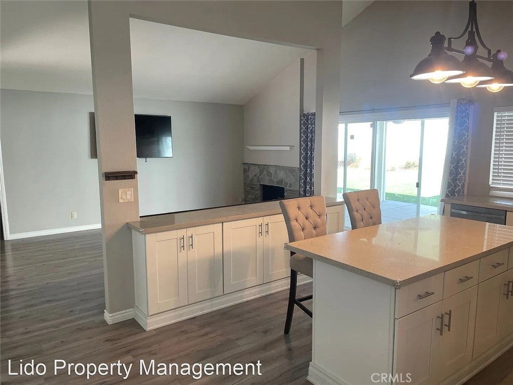 227 N Sweetwater