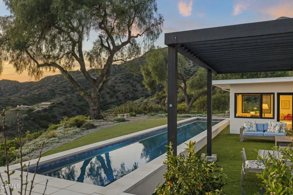 Ojai, California 93023, United States, 4 Bedrooms Bedrooms, ,3 BathroomsBathrooms,Residential,Active,104793