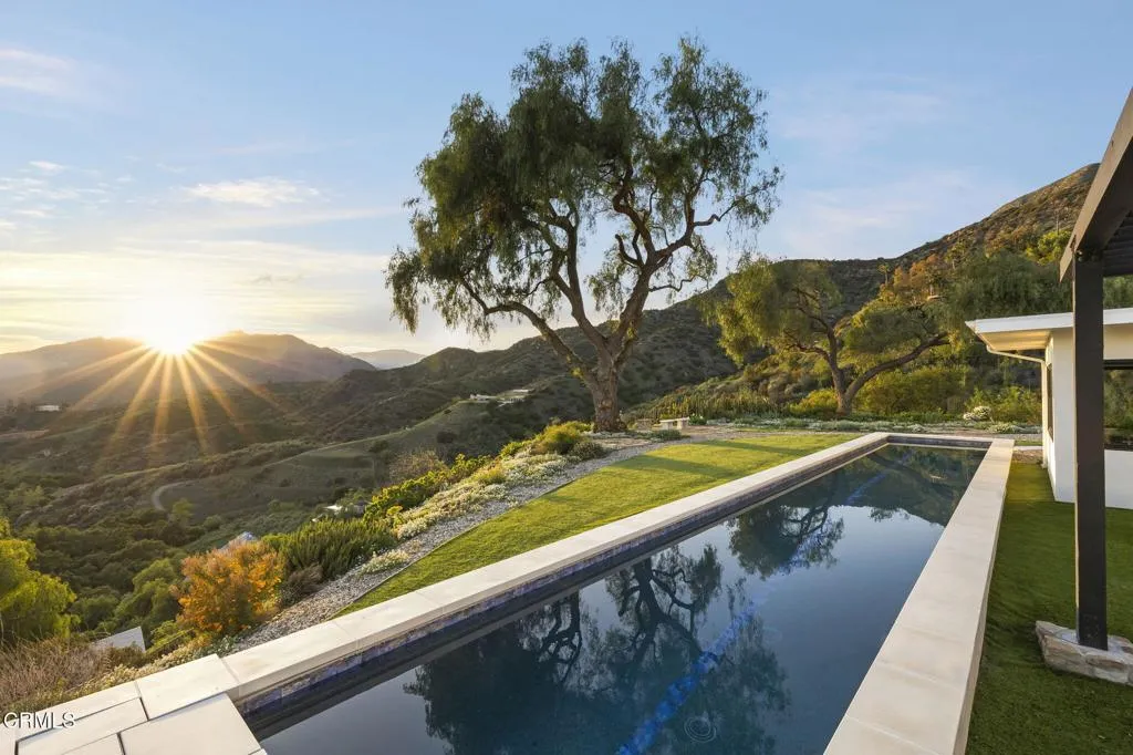 Ojai, California 93023, United States, 4 Bedrooms Bedrooms, ,3 BathroomsBathrooms,Residential,Active,104793