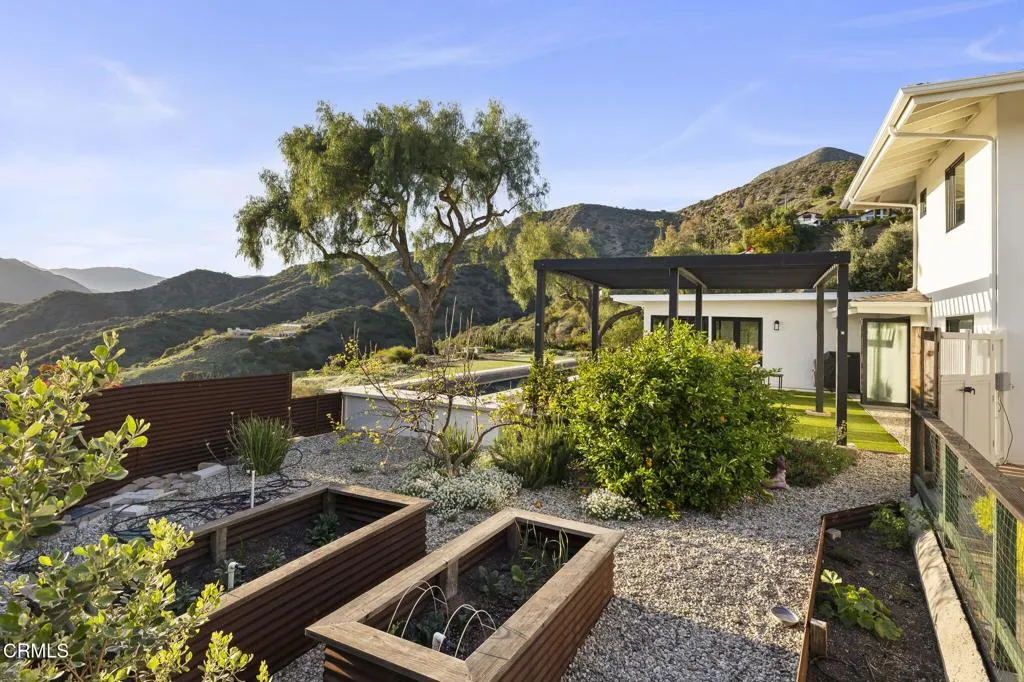 Ojai, California 93023, United States, 4 Bedrooms Bedrooms, ,3 BathroomsBathrooms,Residential,Active,104793