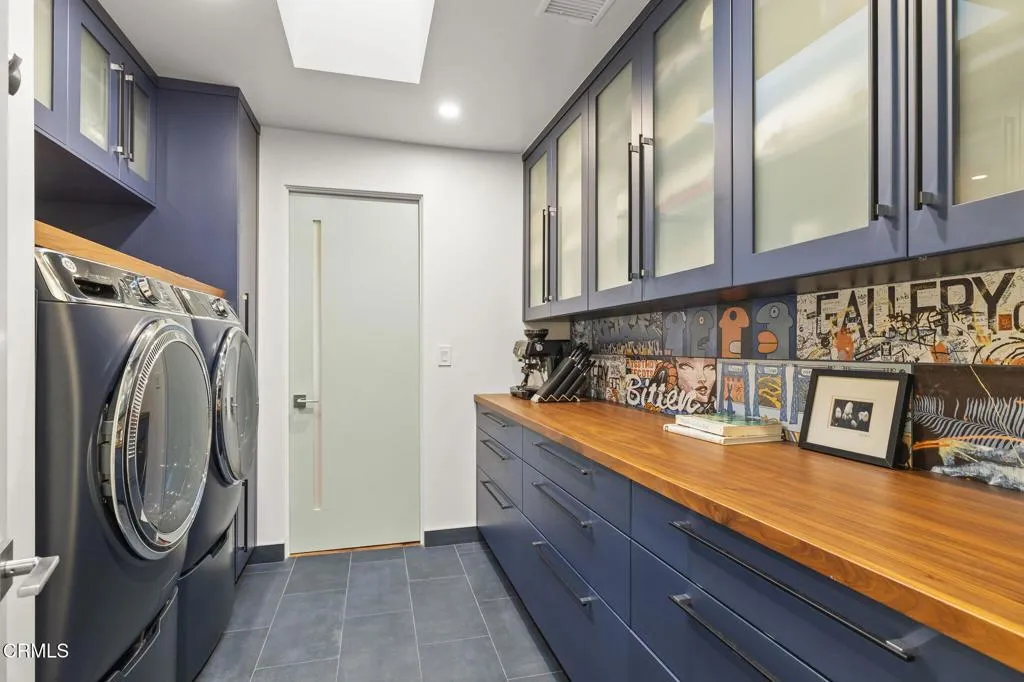 Ojai, California 93023, United States, 4 Bedrooms Bedrooms, ,3 BathroomsBathrooms,Residential,Active,104793