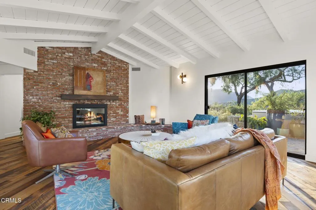 Ojai, California 93023, United States, 4 Bedrooms Bedrooms, ,3 BathroomsBathrooms,Residential,Active,104793