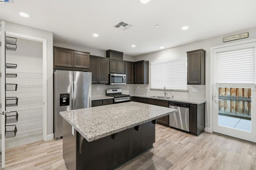 FAIRFIELD - Residential