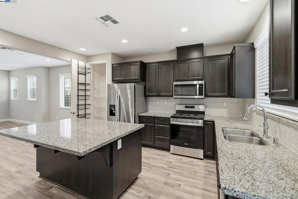 FAIRFIELD - Residential