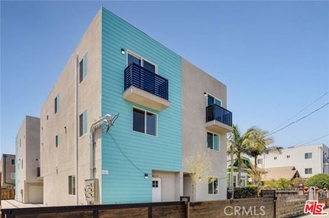 Photo of 1821 1/2 S New England Street, Los Angeles, CA 90006 (MLS # 26860989)