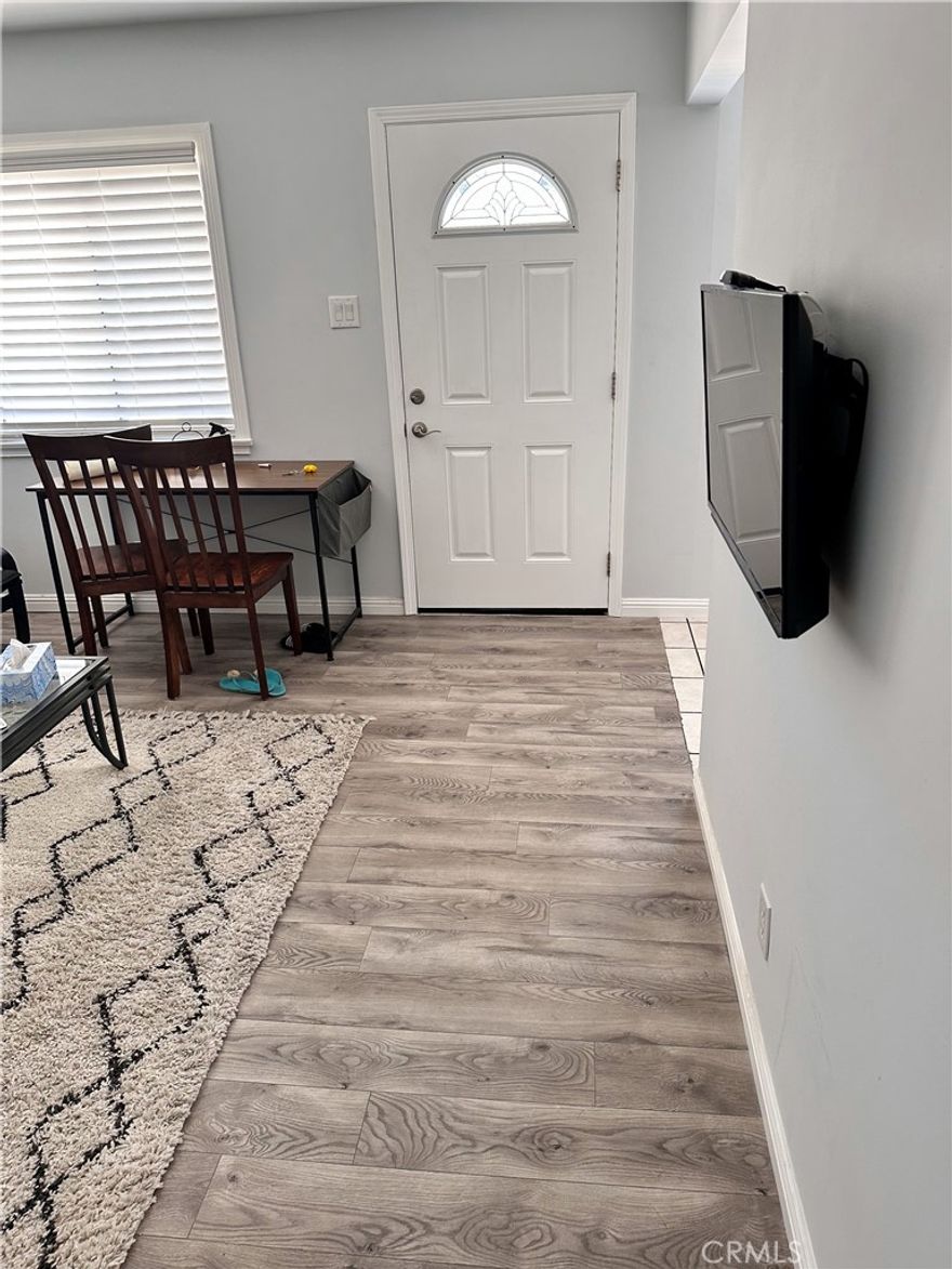Fully Furnished Apartment for Rent.

Excellent location, just south of Colorado Blvd.

Close to shopping, restaurants, transportation, etc.

Comes with stainless steel stove and refrigerator

Ductless A/C and heat.

Hardwood floors.

Ground unit.

Comes with off street parking space.