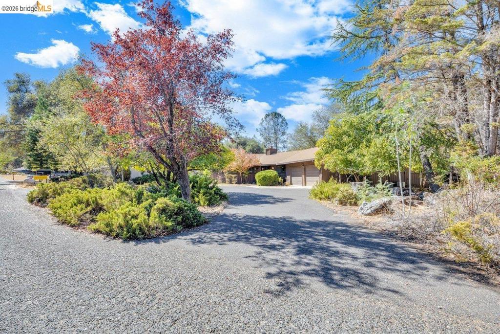 23264 Seminole Dr