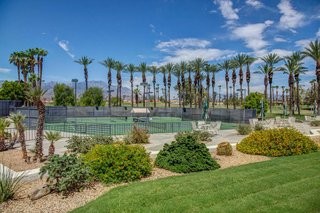 Desert Falls C.C. - Residential Lease