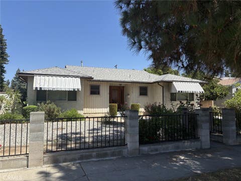 Photo of 16029 Chatsworth ST, Granada Hills, CA 91344 (MLS # SR26168678)