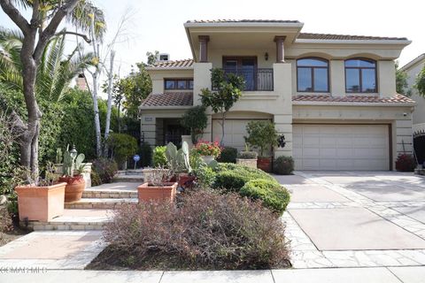 Photo of 4328 Park Verdi, Calabasas, CA 91302 (MLS # 226001576)