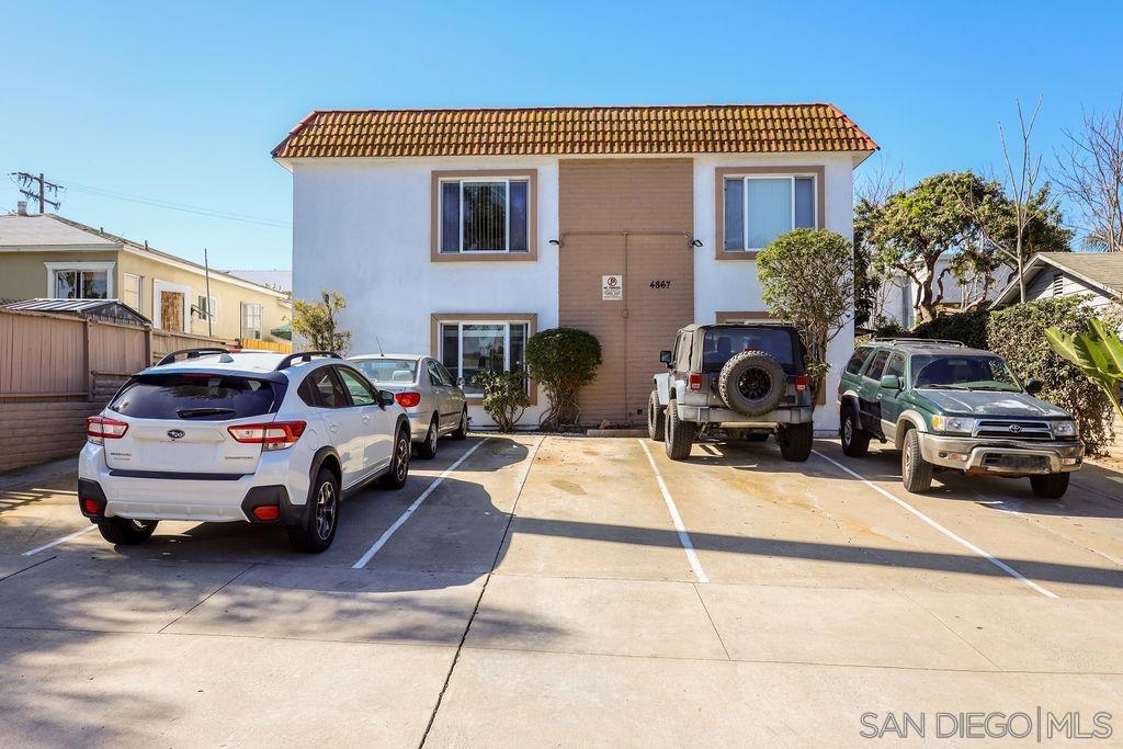 4867 Santa Cruz