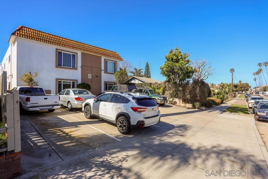 4867 Santa Cruz