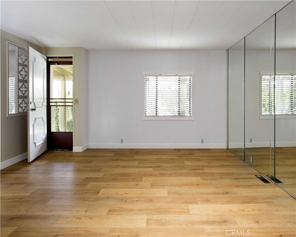 5200 Irvine 254