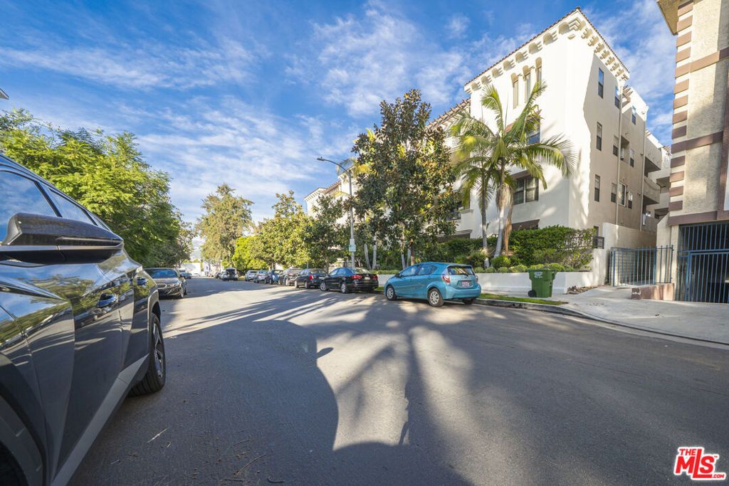 Photo of 122 N Clark Drive #105, West Hollywood, CA 90048 (MLS # 25612751)